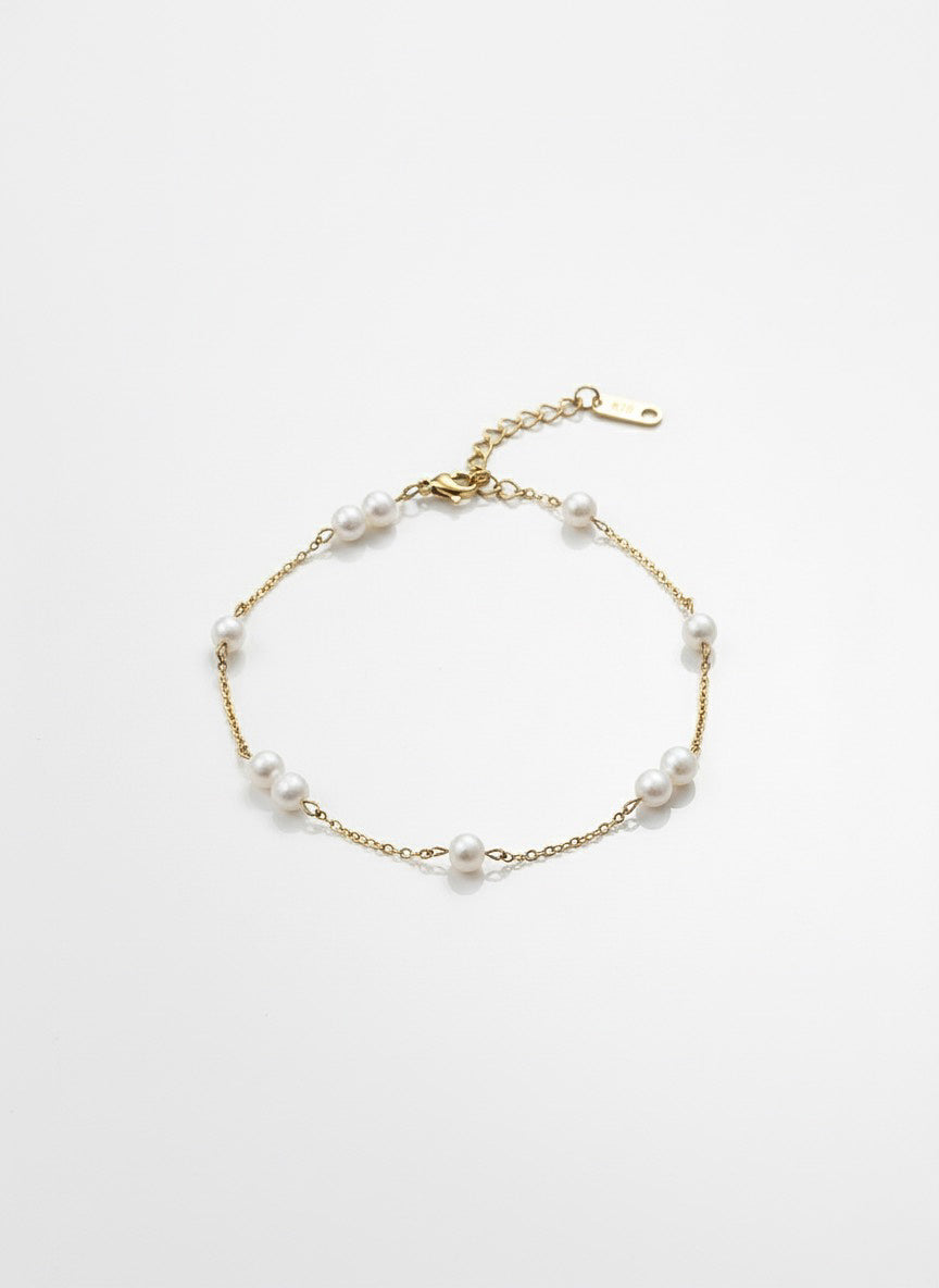 Dainty Pearl Bracelet